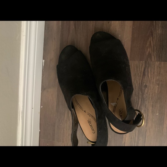 Black heels - Picture 2 of 2